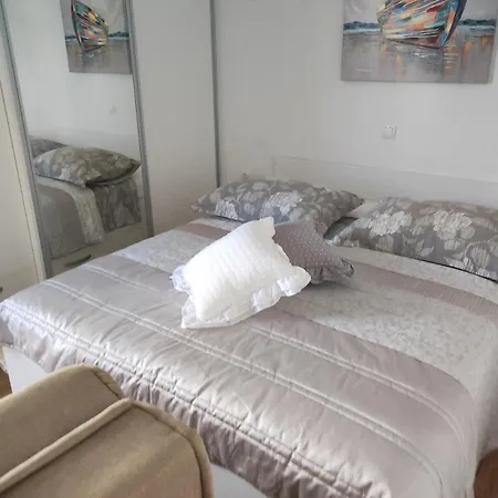 Ivanka & Old Town View 아파트 *