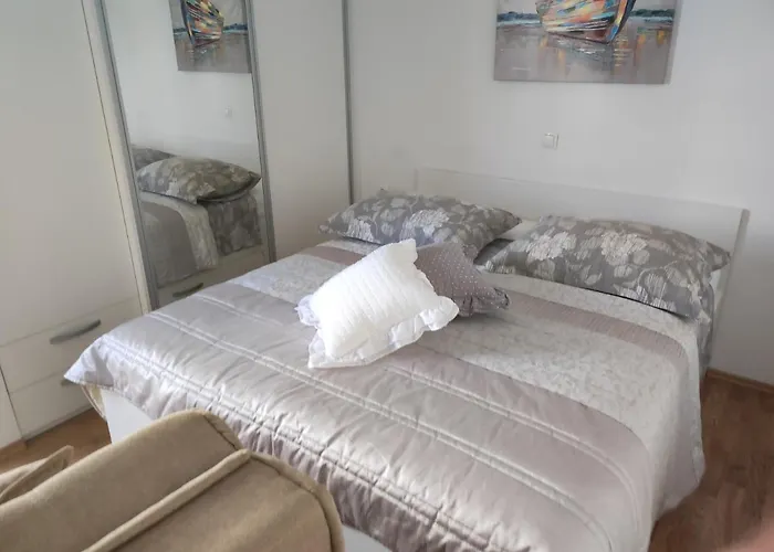 Ivanka & Old Town View 아파트 *